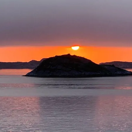 Luxury tent Artic Dome Fjords -